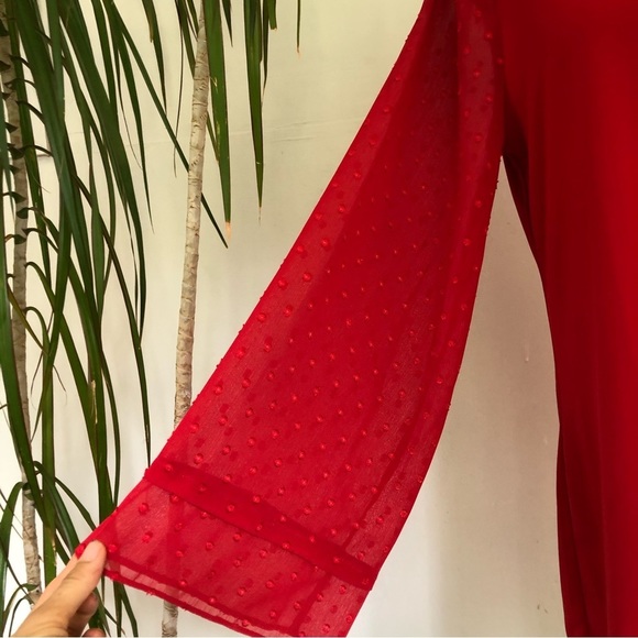 JM COLLECTION Women’s Red Long Sleeve Bellbottom Sleeve Blouse Size M - Picture 8 of 9